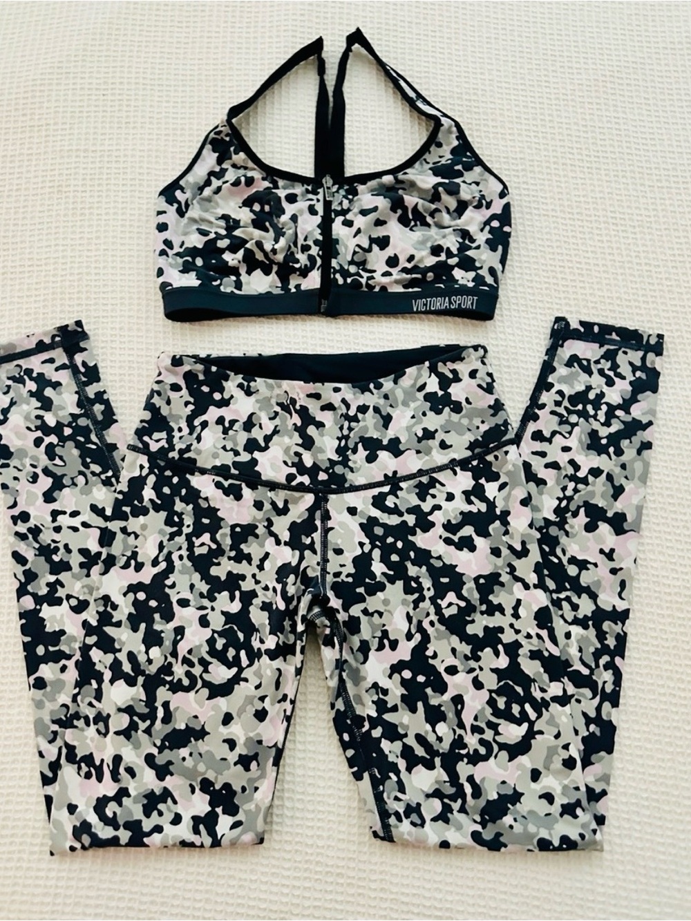 Victoria's Secret Gray Black Pink Camo Sports Bra and Leggings Set